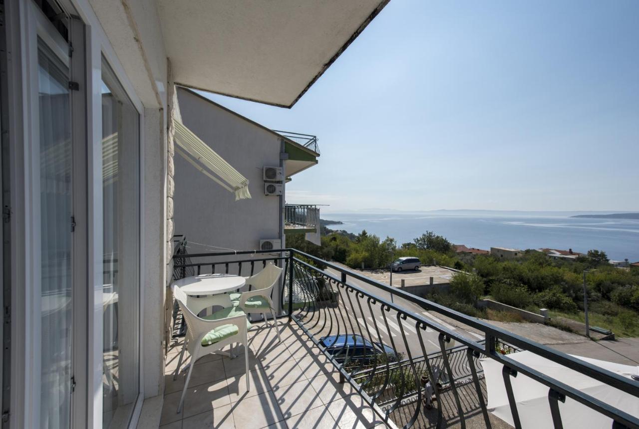 Apartments With A Parking Space Brela, Makarska - 16603 Exterior foto